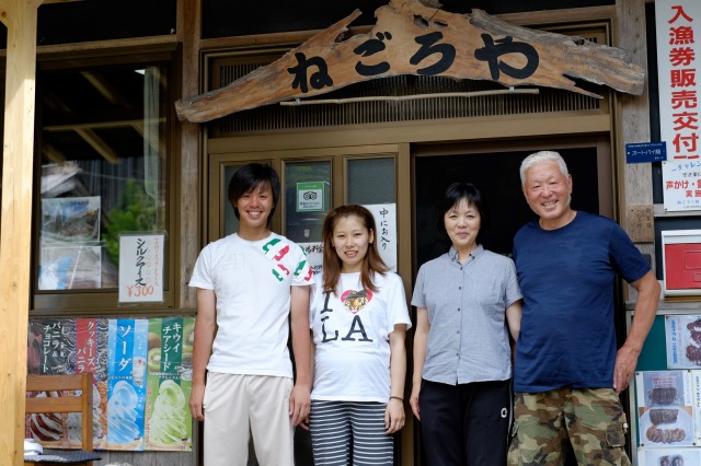 根来商店スタッフ